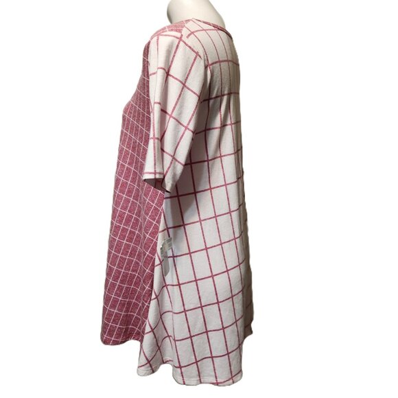 ❤️ 4/$20 New LuLaRoe Perfect T top Women's Small Side slits Pink white squares - Picture 9 of 16